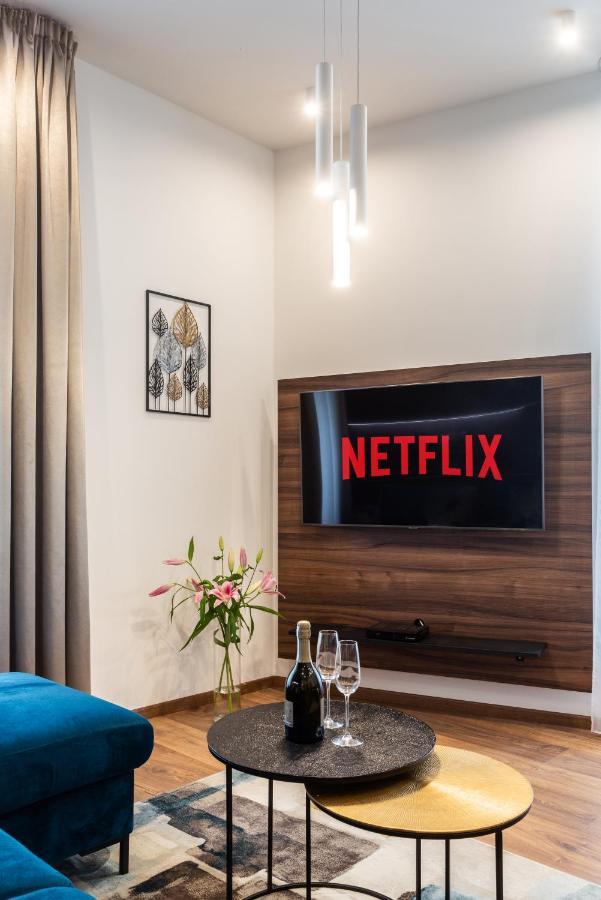 Luxury Kmochova Apartament Praga